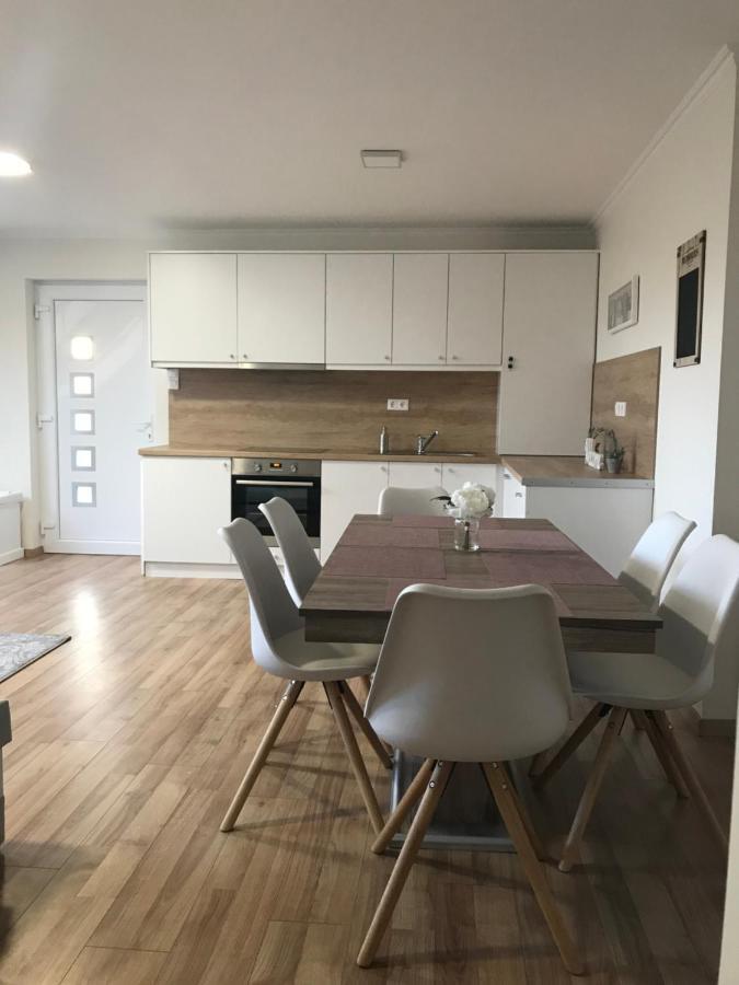 Villa Relax KomfortLak Gárdony Exteriör bild
